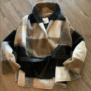 Beautiful BB Dakota Fall/ Spring Jacket